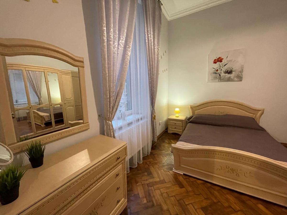 3 Rooms Apartments In The City Centr ลวีฟ ภายนอก รูปภาพ