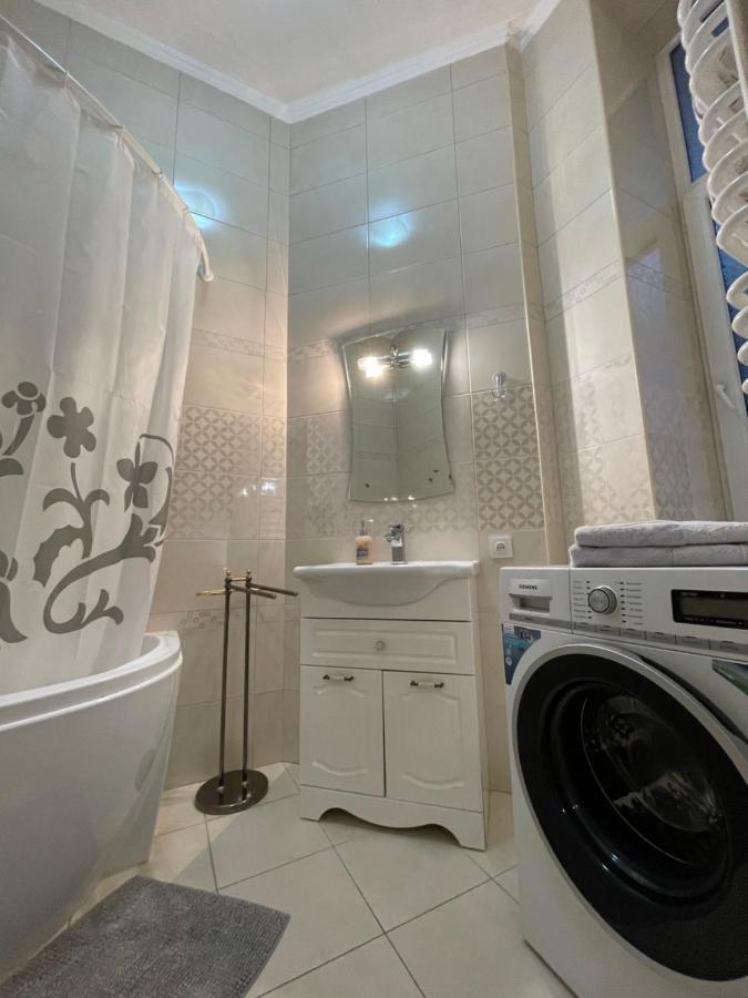 3 Rooms Apartments In The City Centr ลวีฟ ภายนอก รูปภาพ