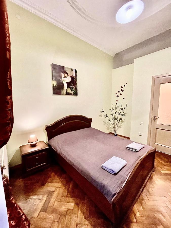 3 Rooms Apartments In The City Centr ลวีฟ ภายนอก รูปภาพ