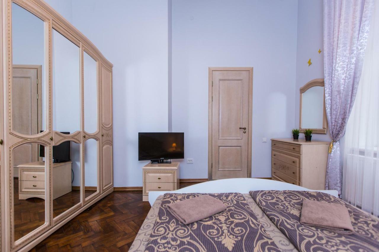 3 Rooms Apartments In The City Centr ลวีฟ ภายนอก รูปภาพ