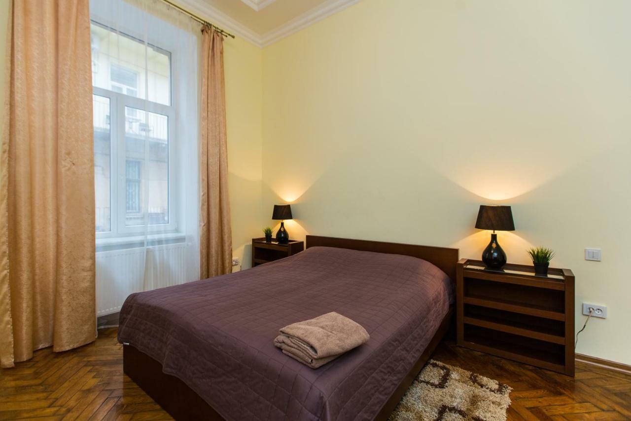 3 Rooms Apartments In The City Centr ลวีฟ ภายนอก รูปภาพ