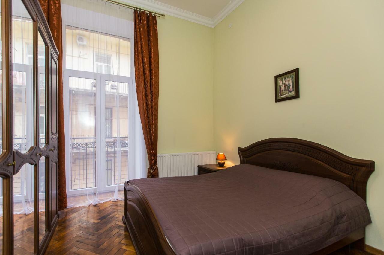 3 Rooms Apartments In The City Centr ลวีฟ ภายนอก รูปภาพ