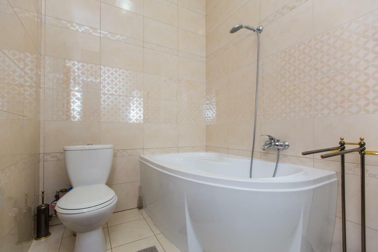 3 Rooms Apartments In The City Centr ลวีฟ ภายนอก รูปภาพ
