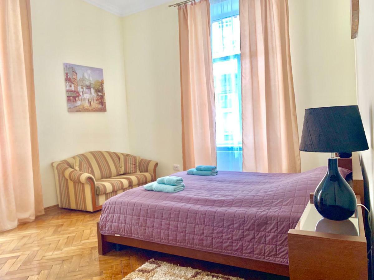 3 Rooms Apartments In The City Centr ลวีฟ ภายนอก รูปภาพ