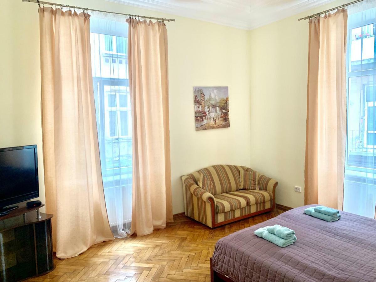 3 Rooms Apartments In The City Centr ลวีฟ ภายนอก รูปภาพ